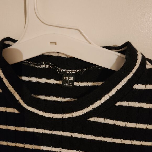 Uniqlo tee style black and white striped dress size Sm - Picture 6 of 6